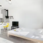Alfahome Obok Galerii Lodzkiej * Lodz